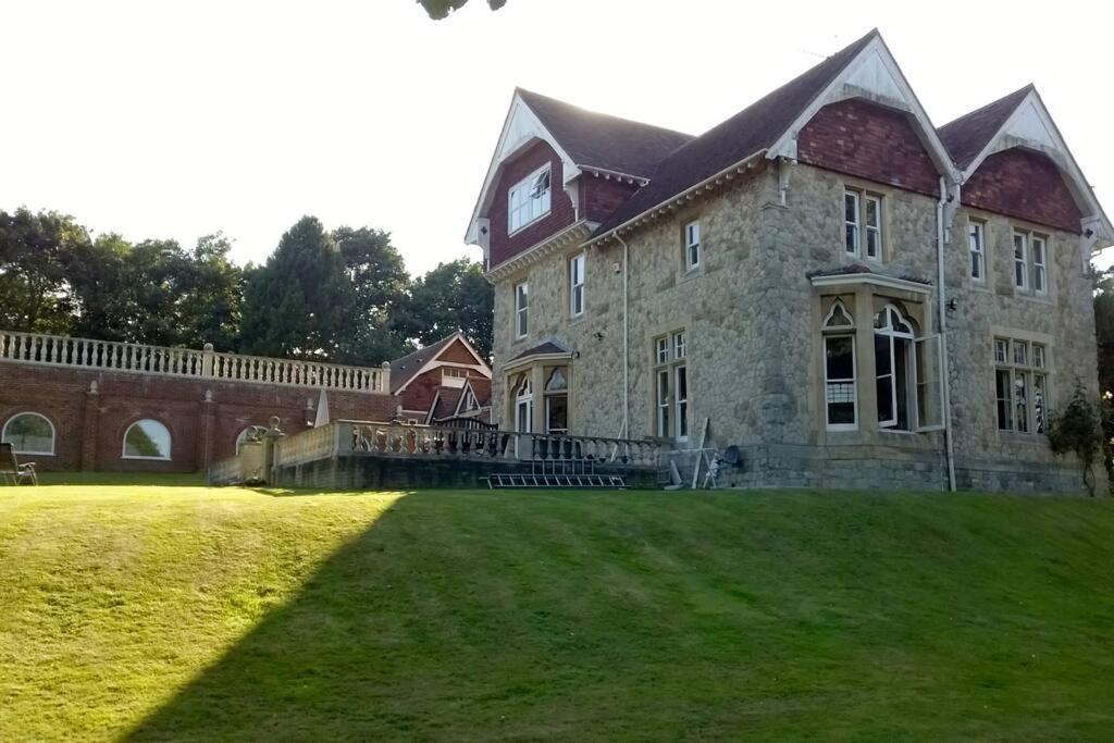 Country Manor House With Indoor Pool And Hot Tub Villa โรเชสเตอร์ ภายนอก รูปภาพ