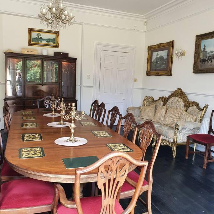Country Manor House With Indoor Pool And Hot Tub Villa โรเชสเตอร์ ภายนอก รูปภาพ