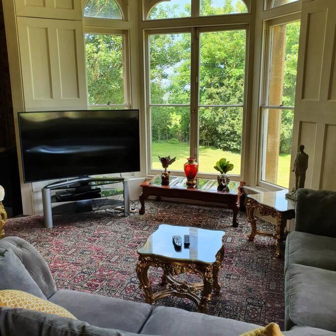 Country Manor House With Indoor Pool And Hot Tub Villa โรเชสเตอร์ ภายนอก รูปภาพ