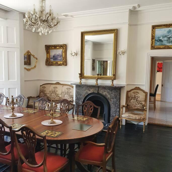 Country Manor House With Indoor Pool And Hot Tub Villa โรเชสเตอร์ ภายนอก รูปภาพ