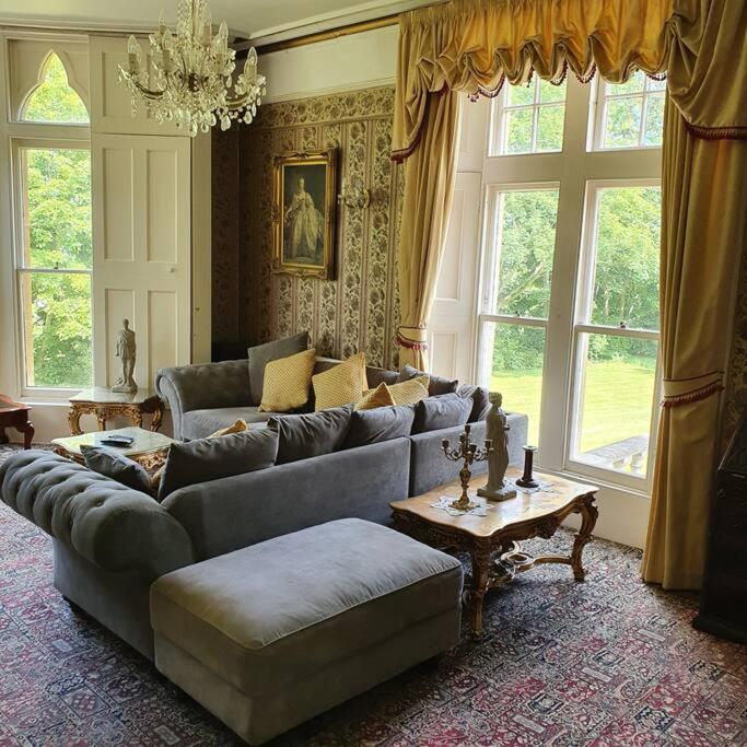 Country Manor House With Indoor Pool And Hot Tub Villa โรเชสเตอร์ ภายนอก รูปภาพ